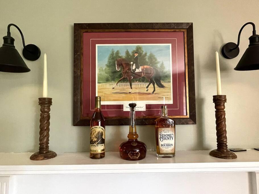 The Bourbon & Horse Country Epicenter Villa Frankfort Buitenkant foto